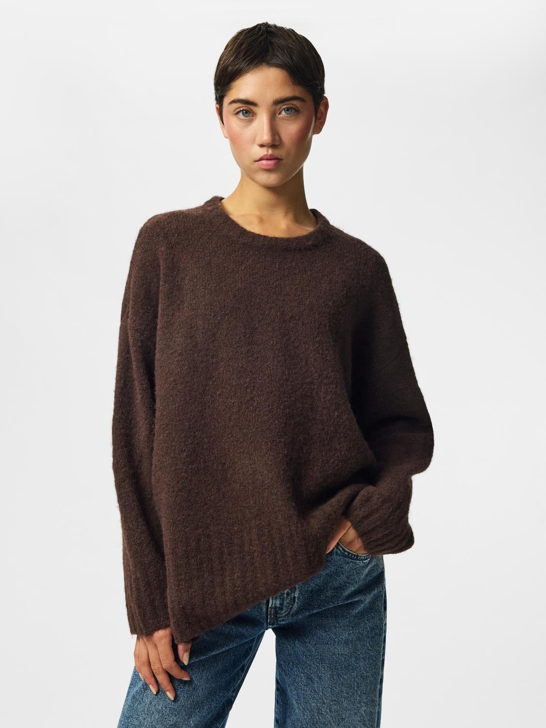 model_shot-front